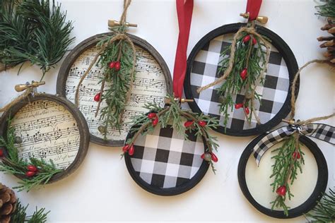 30 Creative Upcycled Christmas Decorations You Can Make Yourself