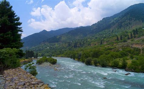 River Jhelum, Pakistan: Quick Facts, Significance & More! | Zameen Blog