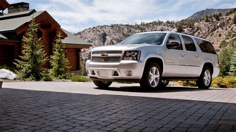 2013 Chevrolet Suburban - Information and photos - MOMENTcar