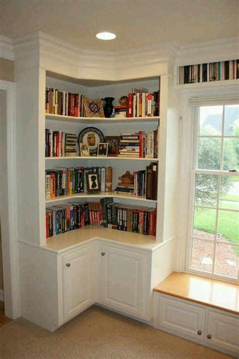 bibliothèque pour aménager un angle Corner Bookshelves, Book Shelves, Window Shelves, Bookcases ...