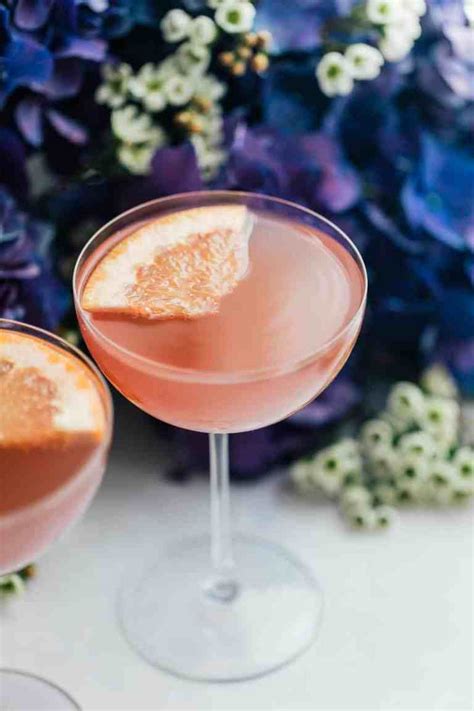 Grapefruit Gin Cocktail - Emily Laurae