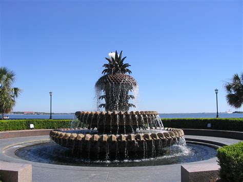 File:Charleston-SC-pineapple-fountain.jpg - Wikipedia