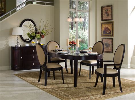 Small Oval Dining Table: Help for Small Dining Space – HomesFeed