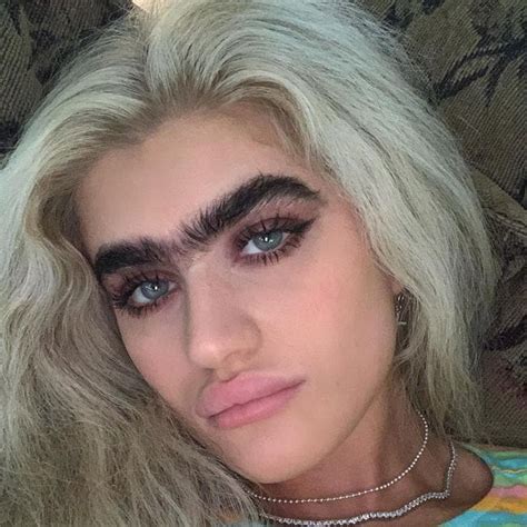 Model famous for her monobrow flaunts weird bikini on Instagram | Photo