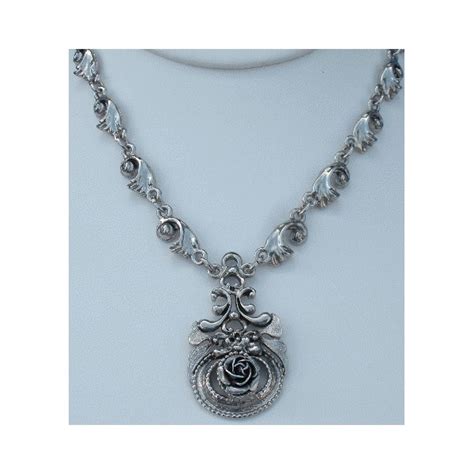 Rose Necklace