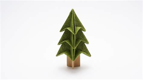 Easy Origami Christmas Tree – Jo Nakashima