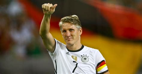 Germany great Bastian Schweinsteiger announces retirement | Daily Sabah