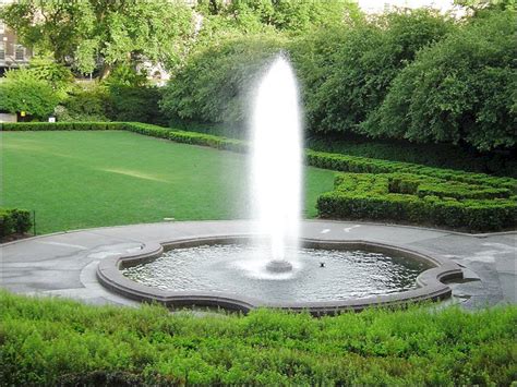 Inspiring 40+ Incredible Fountain Ideas To Make Beautiful Garden https://freshouz.com/40 ...