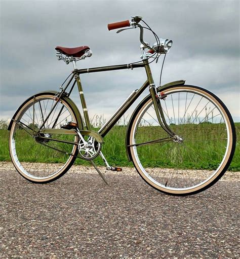 Vintage | Bicycle, Bike restoration, Raleigh bikes