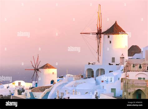 Oia at sunset, Santorini, Greece Stock Photo - Alamy