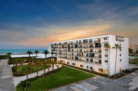 DOUBLETREE BY HILTON HOTEL COCOA BEACH OCEANFRONT $173 ($̶2̶1̶4̶ ...