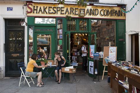 A Guide to the Best Independent Bookstores in Paris