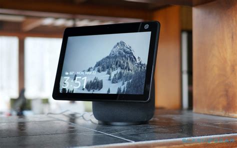 Echo Show 10 deal makes rotating Alexa display far more appealing - SlashGear