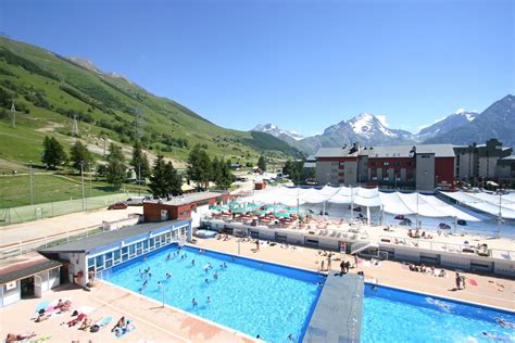 Deux Alpes Summer Holidays | Summer Skiiing | Peak Retreats