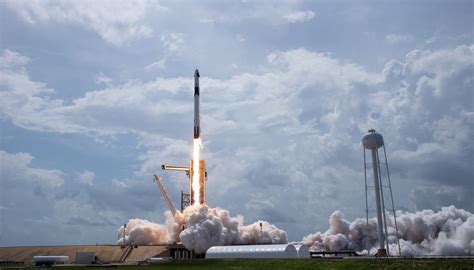 SpaceX's 1st astronaut launch was NASA's most-watched online event ever ...