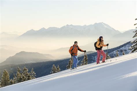 Winter hiking at the Zugspitze | Snowshoe hiking in the Alps - Hotel Eibsee