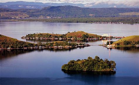 Eksotisme Danau Sentani, Papua | Indonesia Traveler