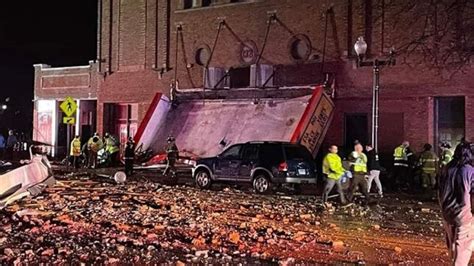 Roof Of Apollo Theater In Belvidere, Illinois Collapses Prior To MORBID ...