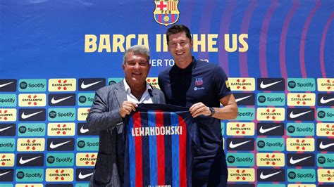 Robert Lewandowski completes Barcelona move from Bayern Munich - ESPN