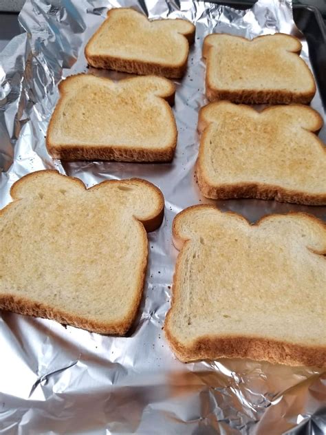 How To Toast Bread In Oven At 400 Degree Fahrenheit?