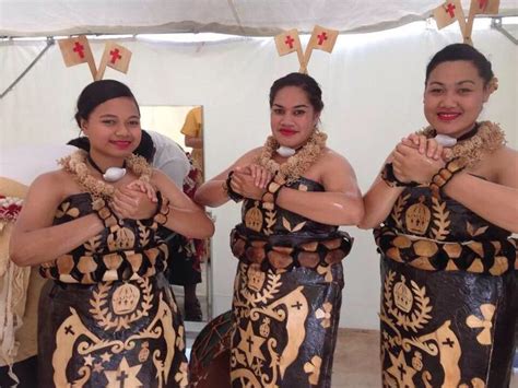 Tongan Tauolunga outfits | Tongan, Hawaiian outfit, Tongan culture