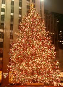 File:Rockefeller Center christmas tree cropped.jpg - Wikimedia Commons