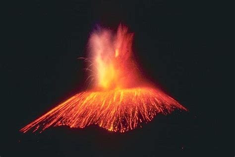 Paricutin, The Volcano That Grew Out Of A Cornfield | Amusing Planet