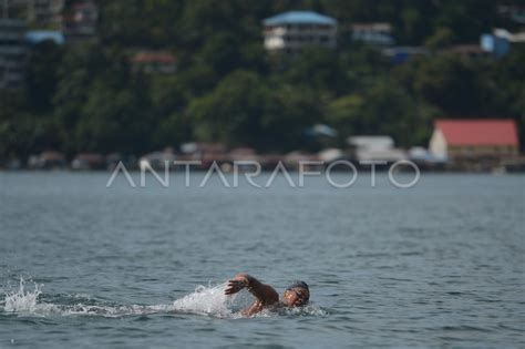 FINAL RENANG PERAIRAN TERBUKA 10.000 M PUTRA PON PAPUA | ANTARA Foto