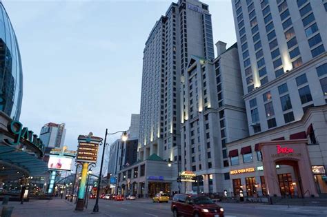 Hilton Niagara Falls Fallsview - 476 Photos & 317 Reviews - Hotels ...