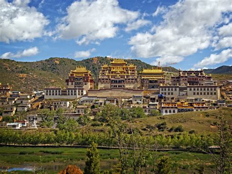 Ganden Sumtseling Monastery, Shangri-La | Built in 1679, the… | Flickr