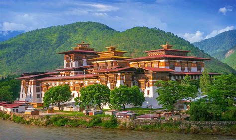 Punakha Dzong - Bhutan Peaceful Tours & Treks