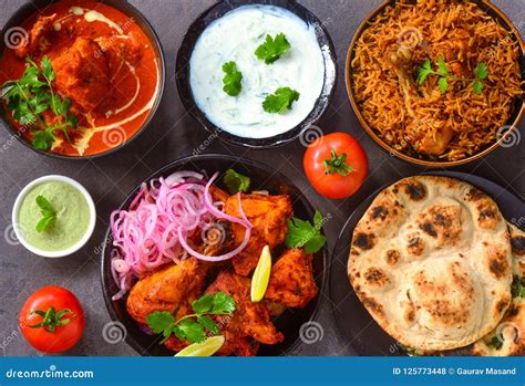 Tandoori Chicken Main Course Stock Photo - Image of platter, curry ...