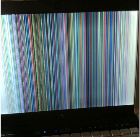 laptop - LCD screen has rainbow pattern - Super User