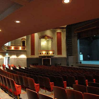 Hull New Theatre, Hull | What's On & Book Tickets | Theatres Online ...