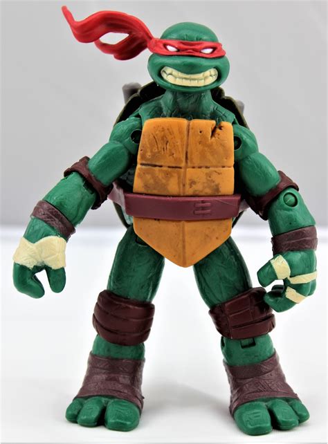 Jay's Toy Shelf : Playmates Toys' Raphael - TMNT 2012 series