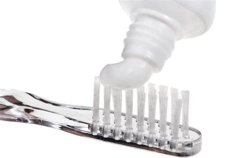 Astonishing Benefits of white toothpaste except teeth cleaning - Yabibo