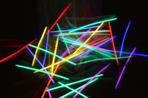 Light paint with moving glow-stick and various colours | Light painting, Glow sticks, Painting