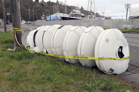 Wreck topples tsunami siren | Peninsula Daily News