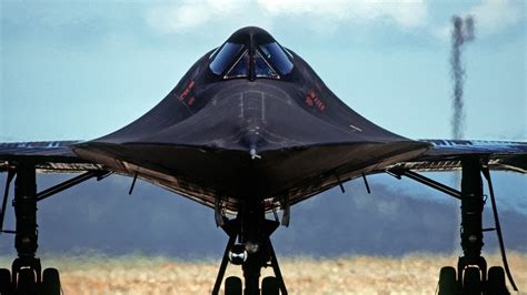 Fastest Plane Ever: Meet the SR-71 Blackbird - 19FortyFive