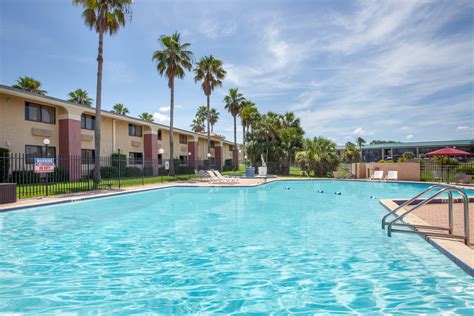 Ramada by Wyndham Davenport Orlando South | Davenport, FL Hotels