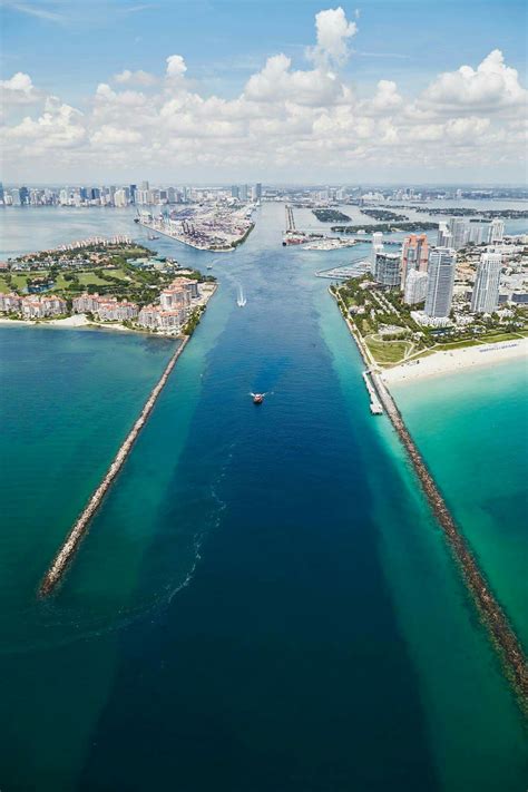 Miami, USA (With images) | Miami photos, Building photography, Ocean view