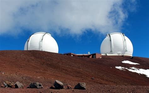 The world’s two most powerful telescopes are glorious—and vulnerable ...