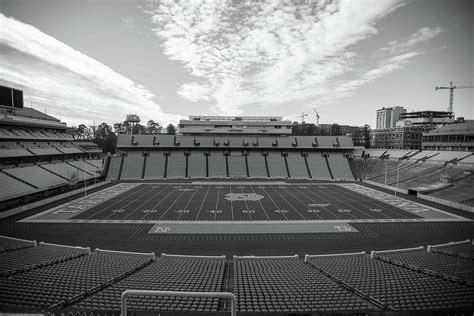 Kenan Memorial stadium Photograph by John McGraw - Pixels