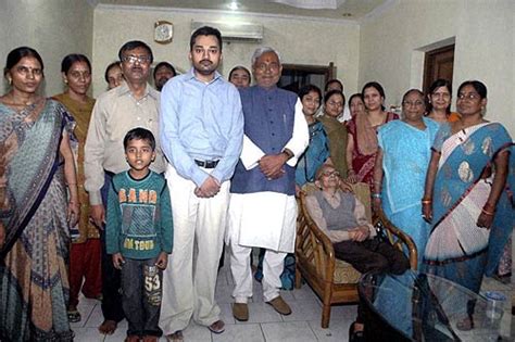 Nitish Kumar (Politician) Age, Caste, Wife, Family, Biography & More ...