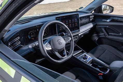 2025 Volkswagen Tiguan: Everything You Need to Know | Edmunds