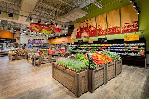 Images of Hannaford Grocery, Bedford NH, by Mark A Steele Photography Inc.