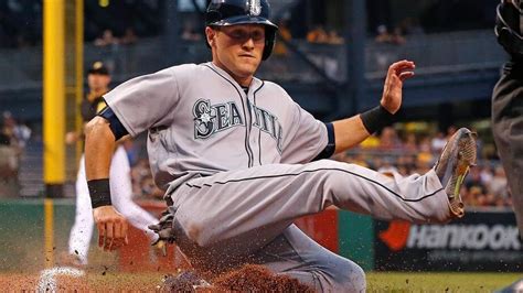 Mariners utilityman Shawn O’Malley returns, officially, to active duty ...