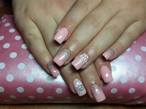 pinkish nails! Nail Hacks Diy, Nail Art Diy Easy, Nail Tips, Gelish Nails, Diy Nails, Easy Step ...