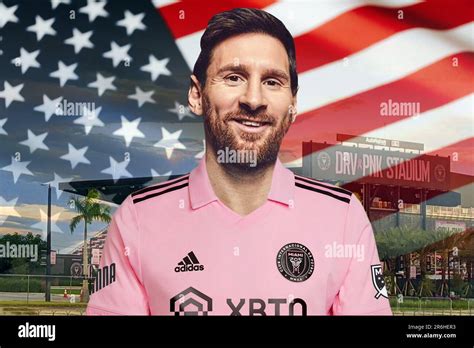 Lionel Messi with the Inter Miami shirt, the stadium and the USA flag in the background Stock ...
