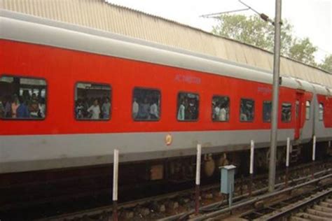 Passenger opens fire inside Sealdah-Rajdhani Express in Jharkhand ...